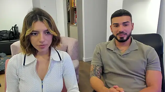 Snapshot of savage_sweethearts chatting on February 2025 10:50:02 PM savage sweethearts online show from February 2025 10:50:02 PM