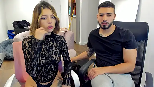 Snapshot of savage_sweethearts chatting on March 2025 02:49:02 AM savage sweethearts online show from March 2025 02:49:02 AM