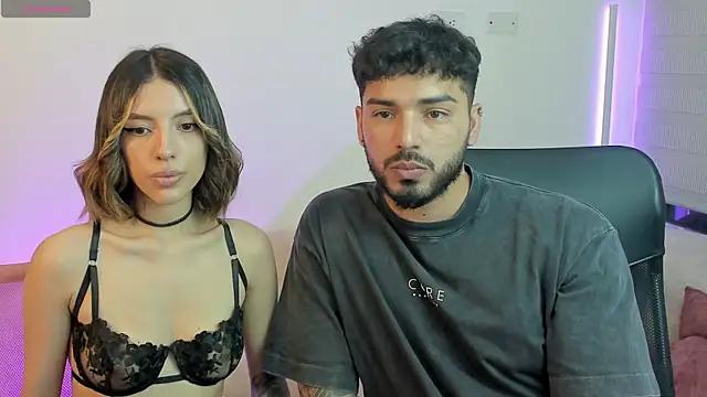 Snapshot of savage_sweethearts chatting on September 2025 01:41:02 AM savage sweethearts online show from September 2025 01:41:02 AM