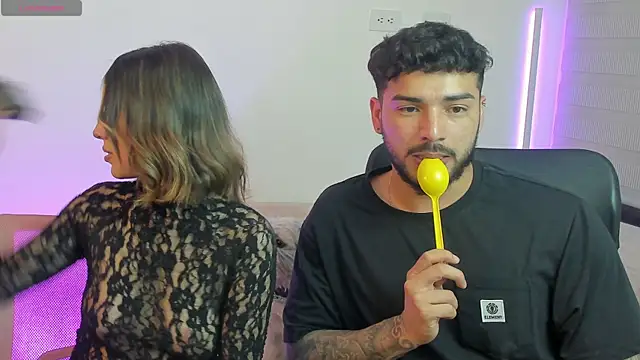 Snapshot of savage_sweethearts chatting on September 2025 01:20:02 AM savage sweethearts online show from September 2025 01:20:02 AM