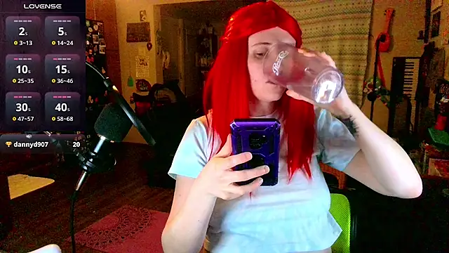 Snapshot of _hellostormy_ chatting on March 2025 08:19:02 AM hellostormy online show from March 2025 08:19:02 AM