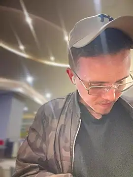 adam-rivera online show from November 2025 02:45:01 AM