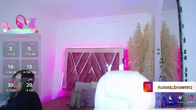 Aurora Brownn online show from October 2025 04:43:02 AM