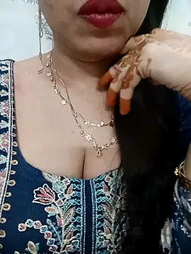 Snapshot of Haniya-143 chatting on March 2026 11:04:02 PM Haniya-143 online show from March 2026 11:04:02 PM