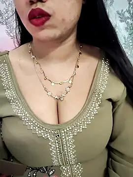 Snapshot of Haniya-143 chatting on April 2026 10:51:01 PM Haniya-143 online show from April 2026 10:51:01 PM