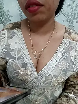Snapshot of Haniya-143 chatting on April 2026 11:35:02 PM Haniya-143 online show from April 2026 11:35:02 PM