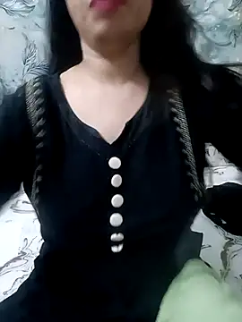 Snapshot of Haniya-143 chatting on April 2026 10:23:02 PM Haniya-143 online show from April 2026 10:23:02 PM