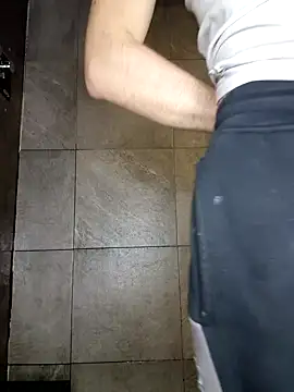 Snapshot of La_Chaudasse_98 chatting on February 2025 10:44:02 PM La Chaudasse 98 online show from February 2025 10:44:02 PM