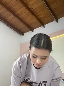 Snapshot of GemaRush chatting on February 2025 03:04:01 AM GemaRush online show from February 2025 03:04:01 AM