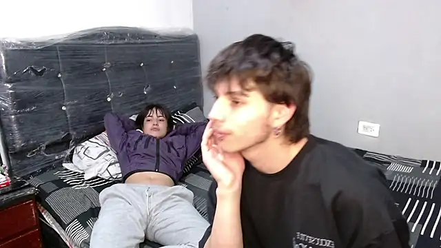 Snapshot of pervertsteens3 chatting on December 2024 11:27:02 PM pervertsteens3 online show from December 2024 11:27:02 PM