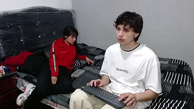 Snapshot of pervertsteens3 chatting on December 2024 04:50:02 AM pervertsteens3 online show from December 2024 04:50:02 AM