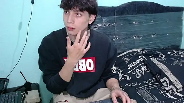 Snapshot of pervertsteens3 chatting on October 2025 07:20:02 AM pervertsteens3 online show from October 2025 07:20:02 AM