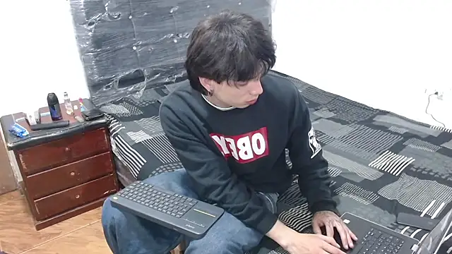 Snapshot of pervertsteens3 chatting on November 2025 07:04:02 PM pervertsteens3 online show from November 2025 07:04:02 PM