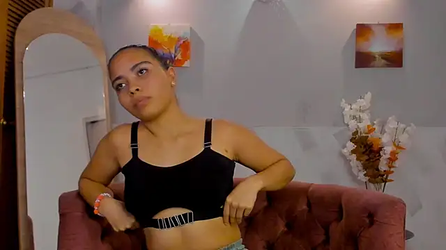 Snapshot of La_Maez chatting on December 2024 04:28:02 AM La Maez online show from December 2024 04:28:02 AM