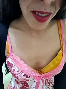 Snapshot of Linda-53 chatting on March 2025 02:04:02 AM Linda-53 online show from March 2025 02:04:02 AM