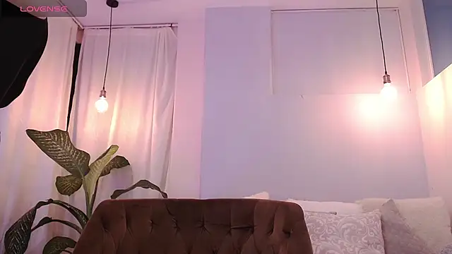 Snapshot of cami_fire chatting on December 2024 11:10:02 PM cami fire online show from December 2024 11:10:02 PM