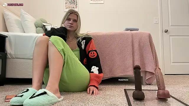 PaigePawg online show from October 2025 03:57:02 PM