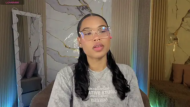 Snapshot of penelope_tay1 chatting on April 2026 03:42:01 AM penelope tay1 online show from April 2026 03:42:01 AM