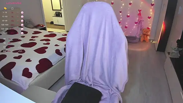 Snapshot of Amy_honey_angel chatting on February 2025 11:55:02 AM Amy honey angel online show from February 2025 11:55:02 AM