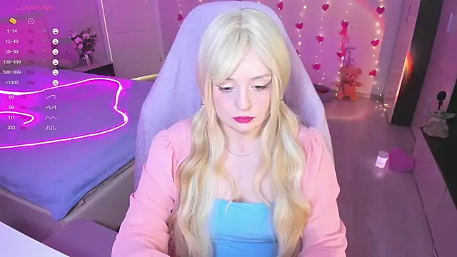 Snapshot of Amy_honey_angel chatting on March 2025 09:31:02 AM Amy honey angel online show from March 2025 09:31:02 AM