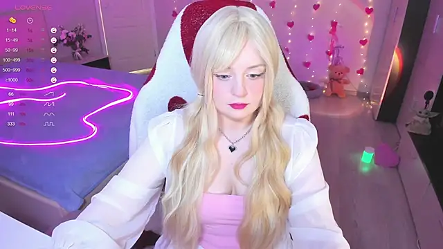 Snapshot of Amy_honey_angel chatting on March 2025 08:55:02 AM Amy honey angel online show from March 2025 08:55:02 AM