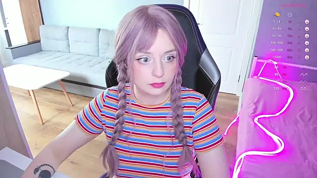 Snapshot of Amy_honey_angel chatting on September 2025 10:41:01 AM Amy honey angel online show from September 2025 10:41:01 AM