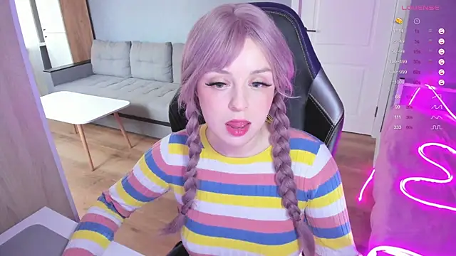 Snapshot of Amy_honey_angel chatting on October 2025 11:20:02 AM Amy honey angel online show from October 2025 11:20:02 AM