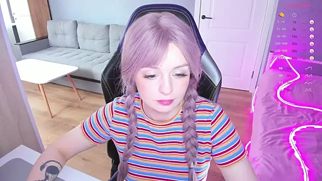 Snapshot of Amy_honey_angel chatting on October 2025 10:04:01 AM Amy honey angel online show from October 2025 10:04:01 AM