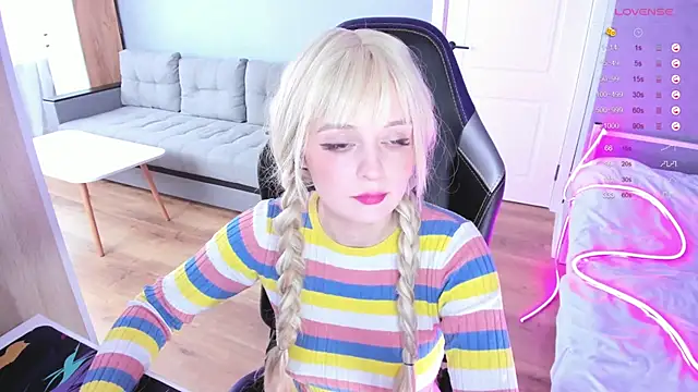 Snapshot of Amy_honey_angel chatting on February 2026 10:47:02 AM Amy honey angel online show from February 2026 10:47:02 AM