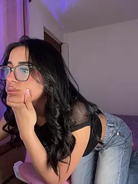 Emily-14 online show from February 2026 05:28:01 AM