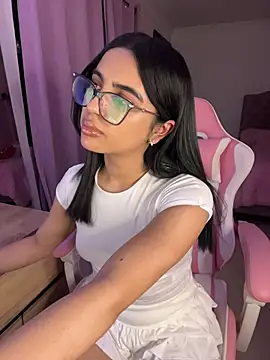 Emily-14 online show from June 2026 04:24:02 AM