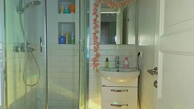 Snapshot of Mia_Mia_M chatting on February 2025 11:47:02 AM Mia Mia M online show from February 2025 11:47:02 AM