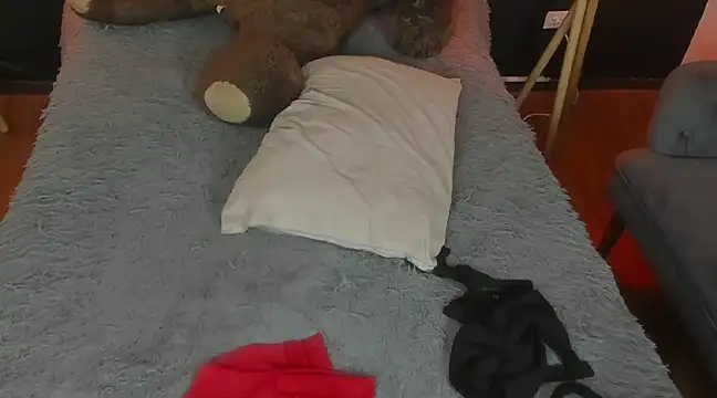 Snapshot of vampy_dolll chatting on December 2024 11:37:02 PM vampy dolll online show from December 2024 11:37:02 PM