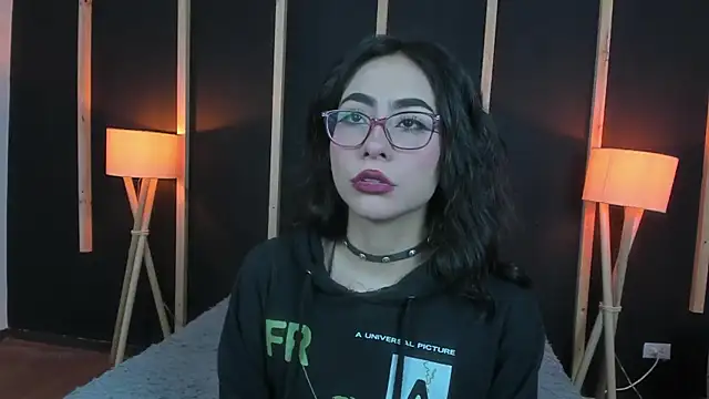 Snapshot of vampy_dolll chatting on January 2025 01:04:02 PM vampy dolll online show from January 2025 01:04:02 PM