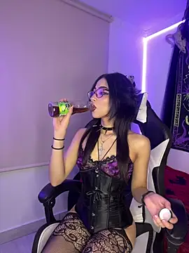 vampy dolll online show from December 2025 07:04:01 AM