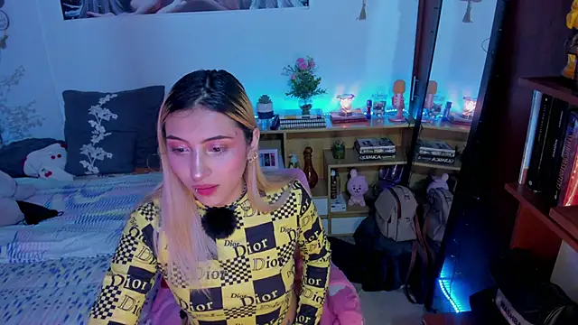 Snapshot of cuteweed420 chatting on April 2026 11:09:01 PM cuteweed420 online show from April 2026 11:09:01 PM