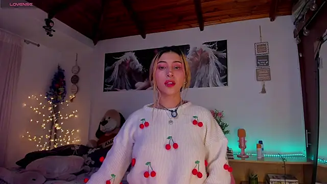 Snapshot of cuteweed420 chatting on April 2026 02:06:01 AM cuteweed420 online show from April 2026 02:06:01 AM