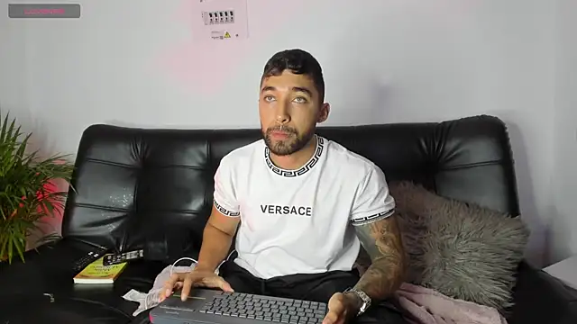 Sweet and caramel online show from February 2025 10:44:02 PM