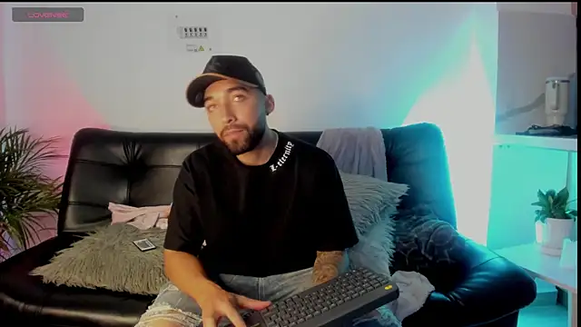 Sweet and caramel online show from March 2025 10:19:02 PM