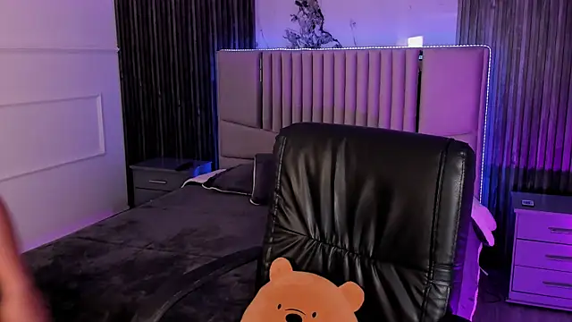 Lillyortiz online show from October 2025 08:07:01 PM