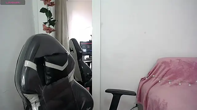 SaraBraun  online show from March 2025 08:10:01 PM