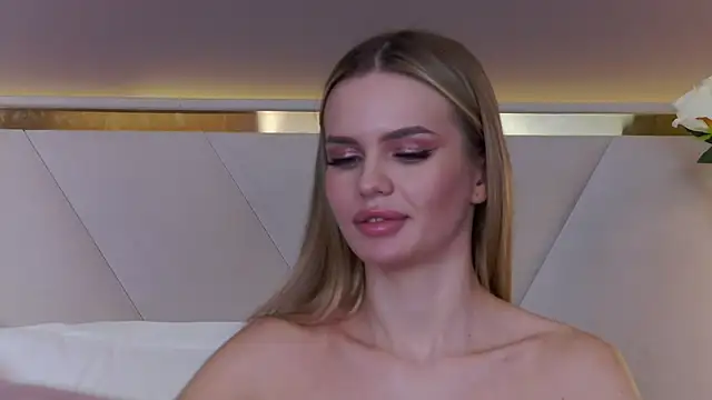 Snapshot of KristinaMaers chatting on February 2025 12:08:01 AM KristinaMaers online show from February 2025 12:08:01 AM