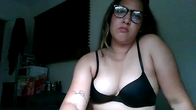 Snapshot of naughtynadia0502 chatting on April 2026 03:40:02 AM naughtynadia0502 online show from April 2026 03:40:02 AM