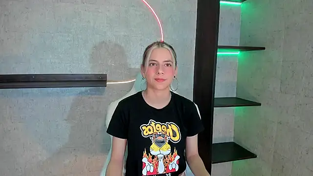 Snapshot of ArtemisaBlake chatting on December 2024 09:19:01 PM ArtemisaBlake online show from December 2024 09:19:01 PM