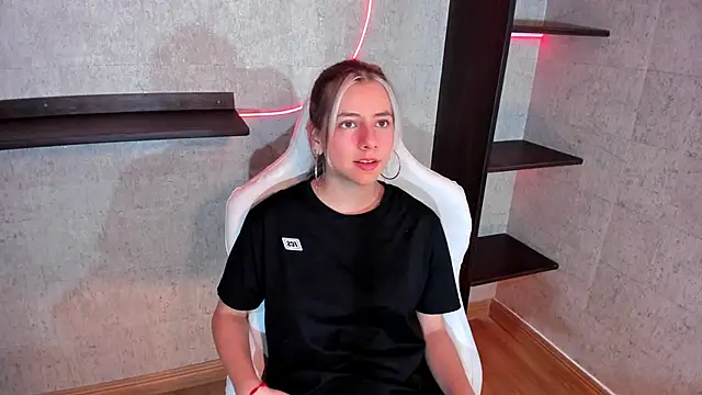 Snapshot of ArtemisaBlake chatting on January 2025 09:09:02 PM ArtemisaBlake online show from January 2025 09:09:02 PM