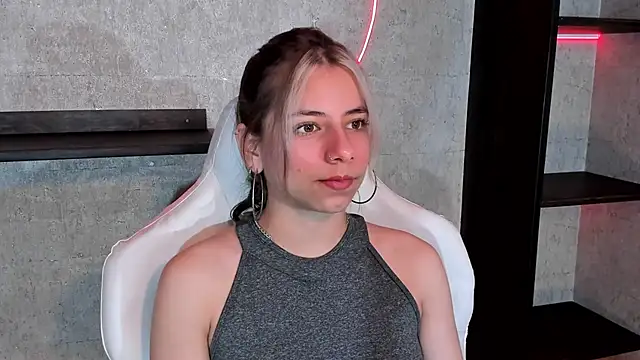 Snapshot of ArtemisaBlake chatting on January 2025 08:21:01 PM ArtemisaBlake online show from January 2025 08:21:01 PM