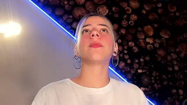 Snapshot of ArtemisaBlake chatting on March 2025 04:40:02 PM ArtemisaBlake online show from March 2025 04:40:02 PM