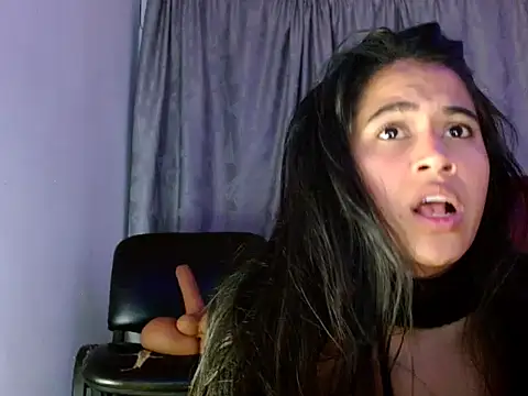 Snapshot of brihanna_lena chatting on October 2025 05:42:02 AM brihanna lena online show from October 2025 05:42:02 AM