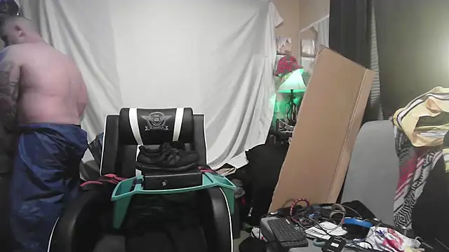 TwoFarty240 online show from January 2026 06:16:01 AM