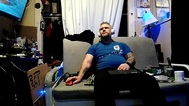 TwoFarty240 online show from February 2026 04:52:02 AM